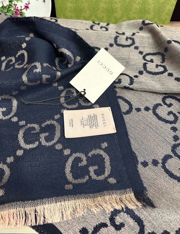 ブランドマフラー角部分ディテール